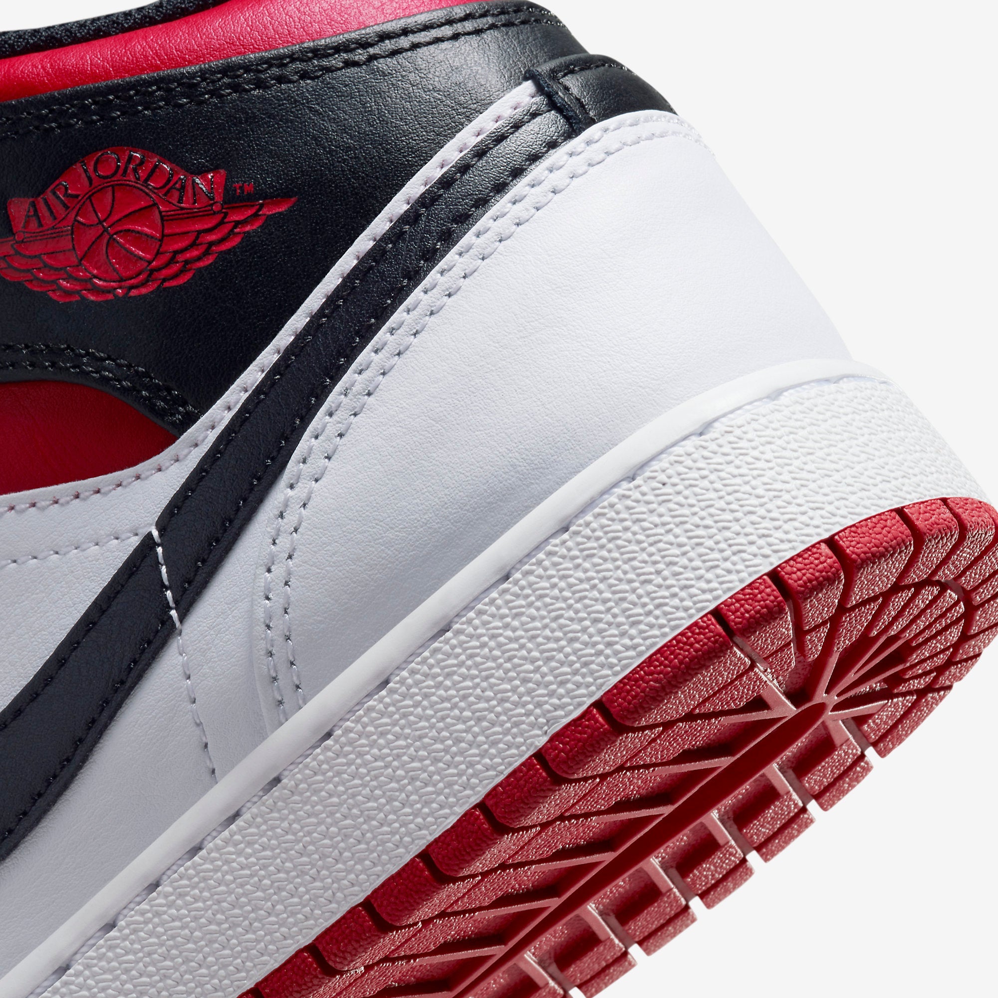 (GS) Air Jordan 1 Mid 'Gym Red / Black Toe' (2023) DQ8423-106