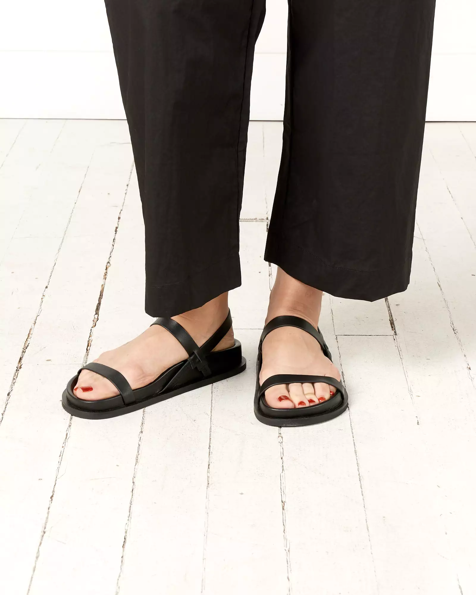 Mio Sandals in Black