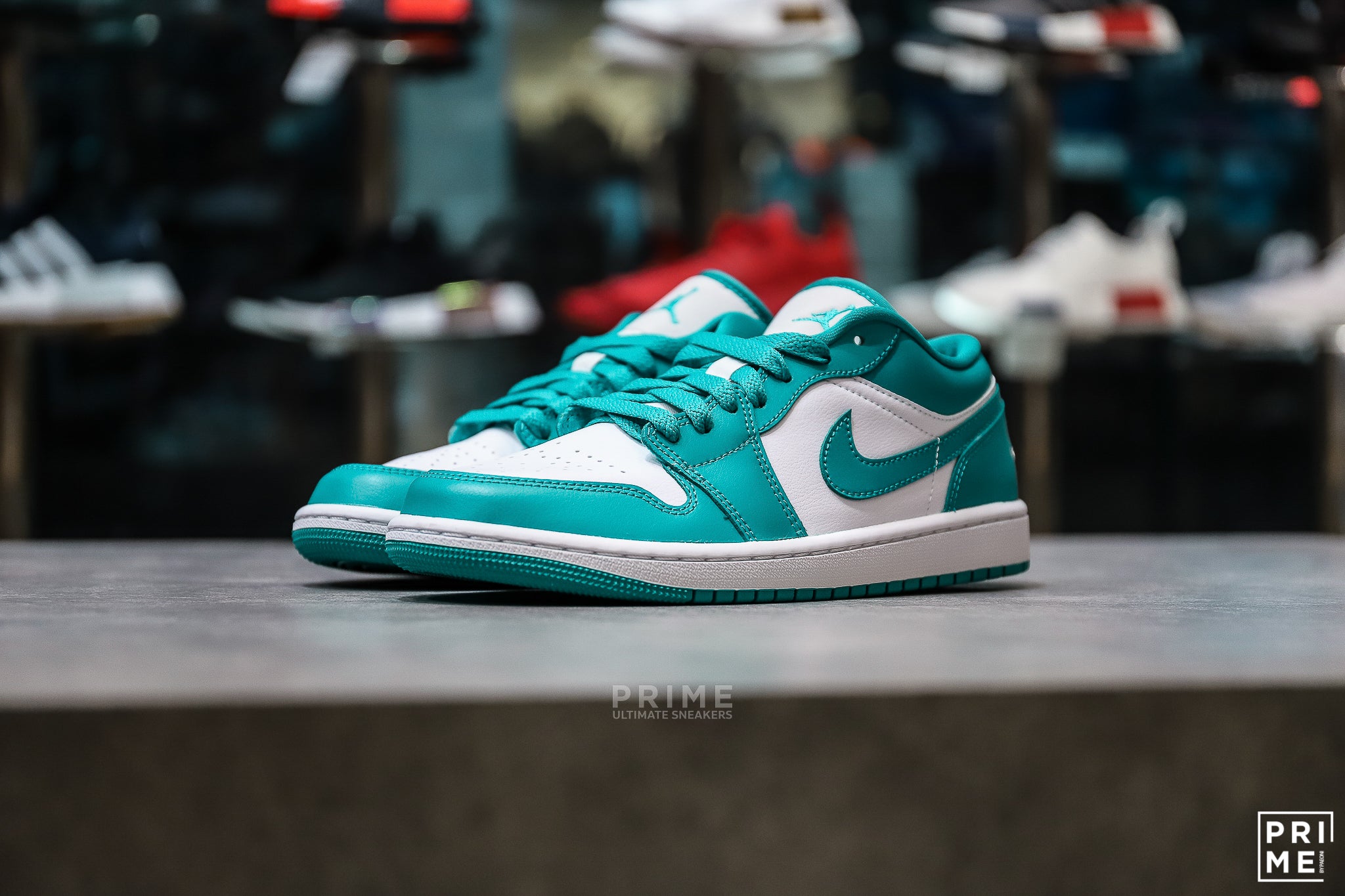 Nike Air Jordan 1 Low White / Emerald / White  (DC0744 132)