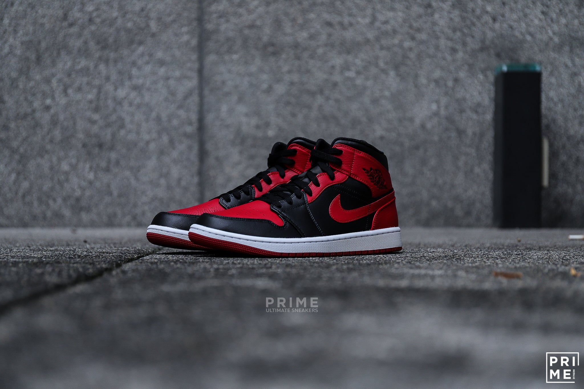 Nike Air Jordan 1 MID  BLACK/ GYM RED WHITE (554724 074)