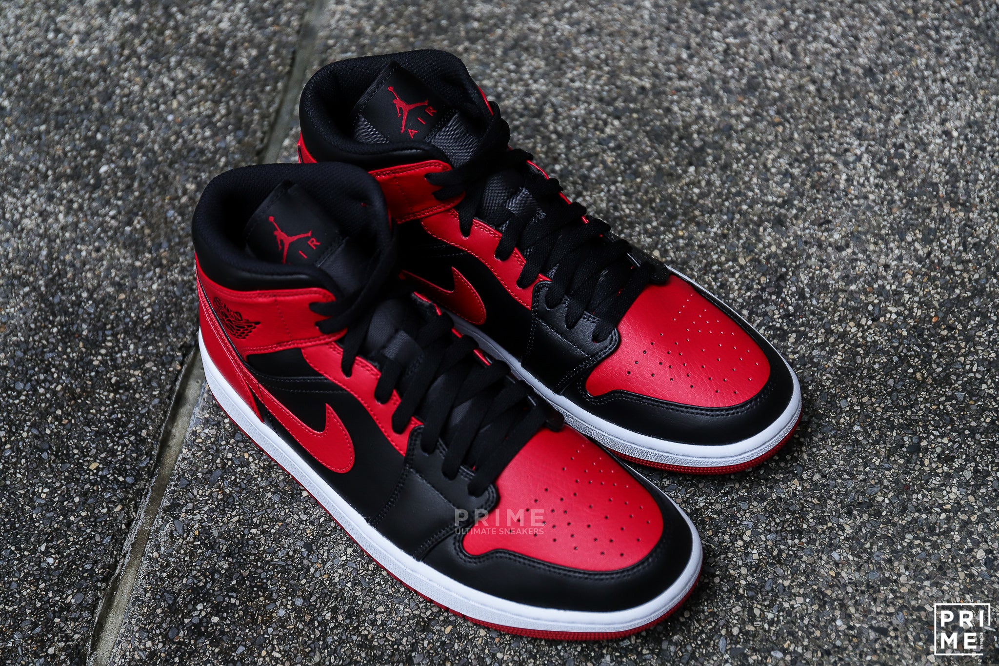 Nike Air Jordan 1 MID  BLACK/ GYM RED WHITE (554724 074)