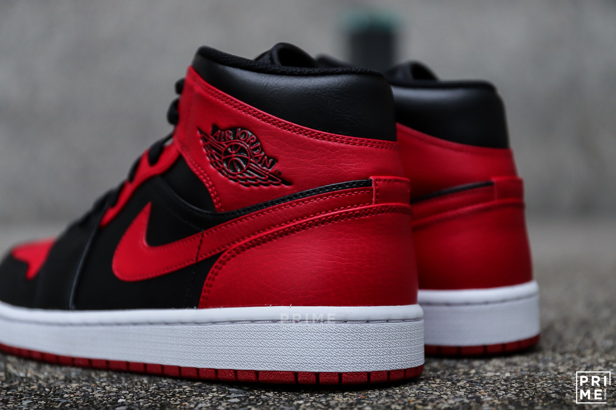 Nike Air Jordan 1 MID  BLACK/ GYM RED WHITE (554724 074)