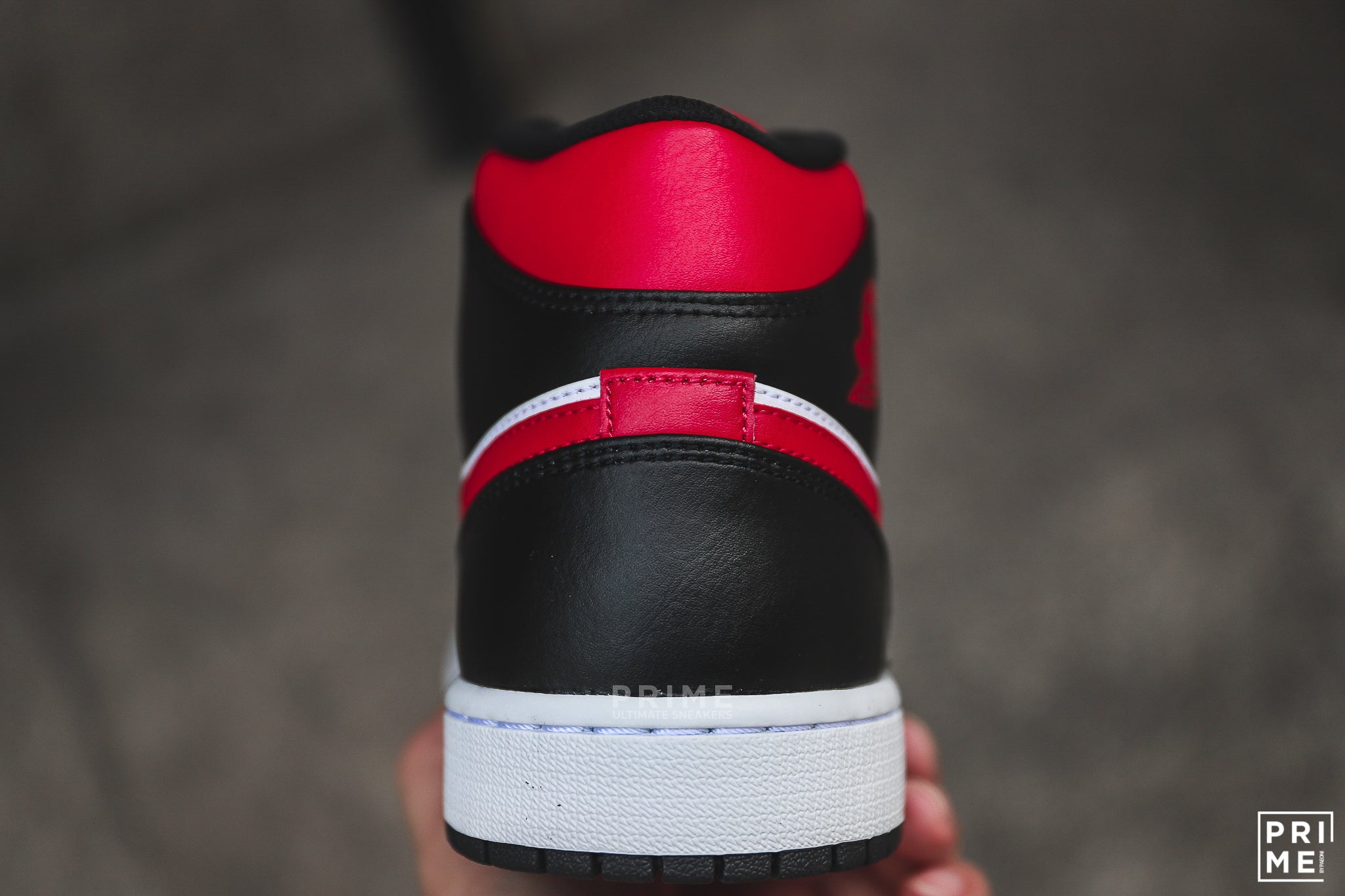 Nike Air Jordan 1 MID Bred Toe Black / Fire Red White (554724 079)