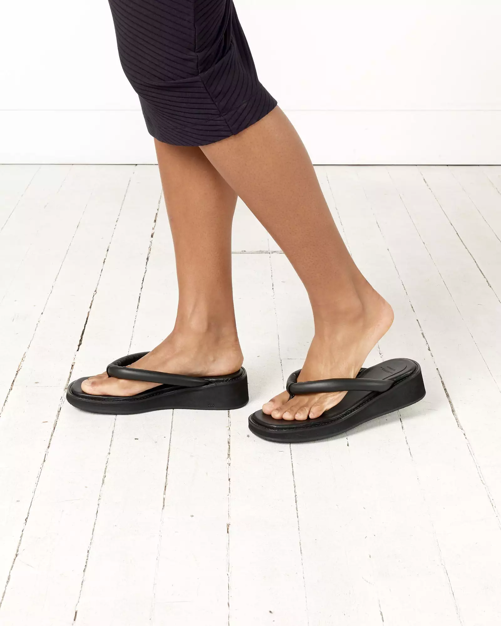 Padded Strap Flip Flop in Black