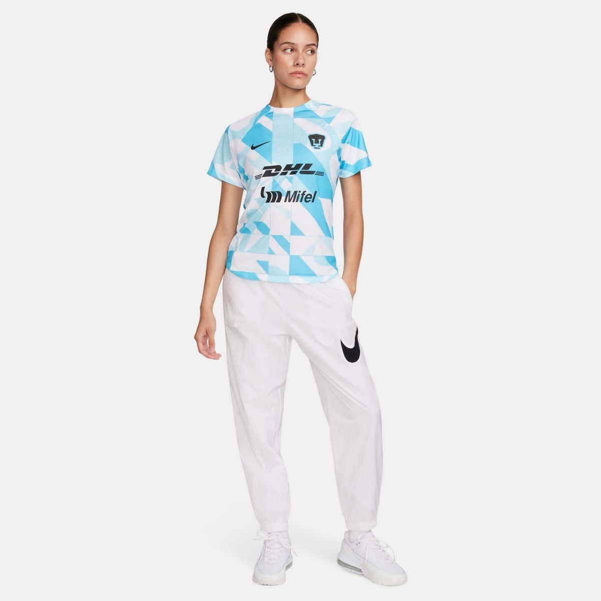 Playera Nike Pumas UNAM Mujer Pre Match FD9232-101