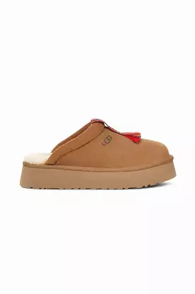 UGG Women's Tazzle in Chestnut